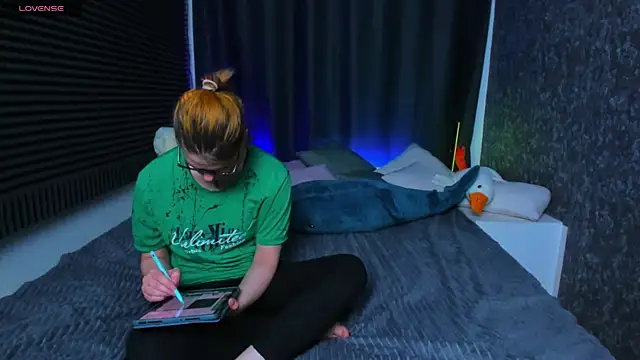 Snapshot of KIKI_Krash chatting on 02-27-25, 04:43 KIKI Krash online show from 02-27-25, 04:43