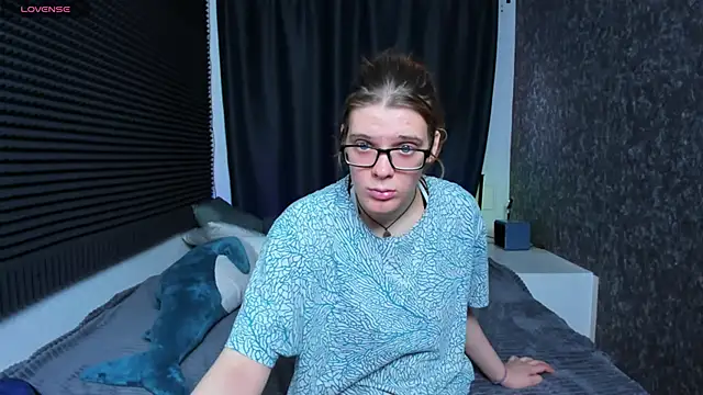 Snapshot of KIKI_Krash chatting on 03-18-25, 10:28 KIKI Krash online show from 03-18-25, 10:28