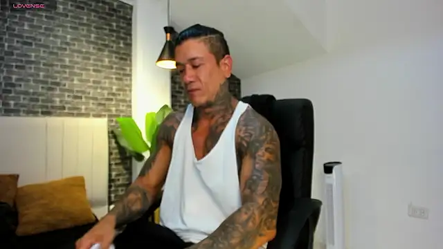 Dantesuarez28 online show from 02-04-26, 08:53