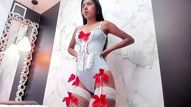 Emmy Cute18 online show from 10-31-25, 10:23