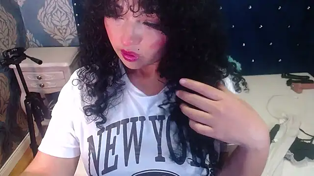 Snapshot of Sofiacowperx chatting on 07-23-26, 02:35 Sofiacowperx online show from 07-23-26, 02:35
