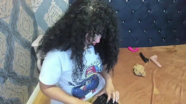 Sofiacowperx online show from 09-13-25, 02:28