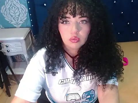 Sofiacowperx online show from 03-12-26, 04:00