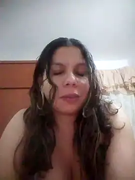 Snapshot of Carliina_Soussa chatting on 10-14-25, 01:50 Carliina Soussa online show from 10-14-25, 01:50