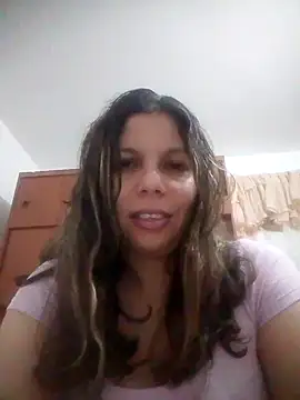 Snapshot of Carliina_Soussa chatting on 09-08-25, 11:37 Carliina Soussa online show from 09-08-25, 11:37