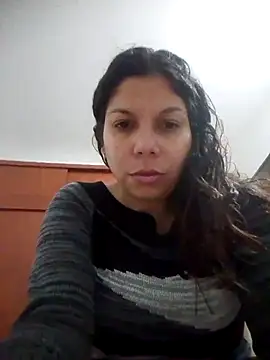 Snapshot of Carliina_Soussa chatting on 03-18-25, 10:04 Carliina Soussa online show from 03-18-25, 10:04