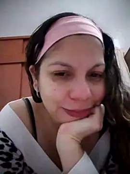 Carliina Soussa online show from 11-17-25, 02:15