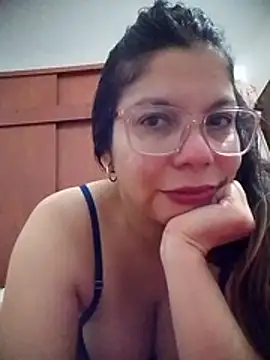 Snapshot of Carliina_Soussa chatting on 06-08-26, 01:39 Carliina Soussa online show from 06-08-26, 01:39