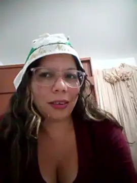 Carliina Soussa online show from 12-17-25, 10:37