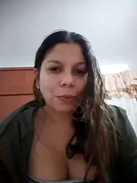 Snapshot of Carliina_Soussa chatting on 10-09-25, 10:21 Carliina Soussa online show from 10-09-25, 10:21