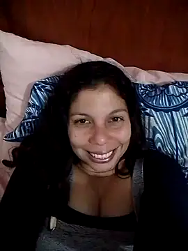 Snapshot of Carliina_Soussa chatting on 03-12-25, 02:20 Carliina Soussa online show from 03-12-25, 02:20