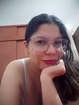 Snapshot of Carliina_Soussa chatting on 06-01-26, 03:29 Carliina Soussa online show from 06-01-26, 03:29