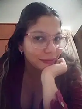 Snapshot of Carliina_Soussa chatting on 05-17-26, 12:32 Carliina Soussa online show from 05-17-26, 12:32