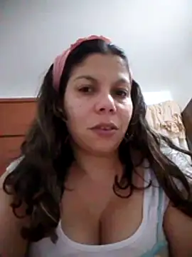 Carliina Soussa online show from 10-29-25, 02:54