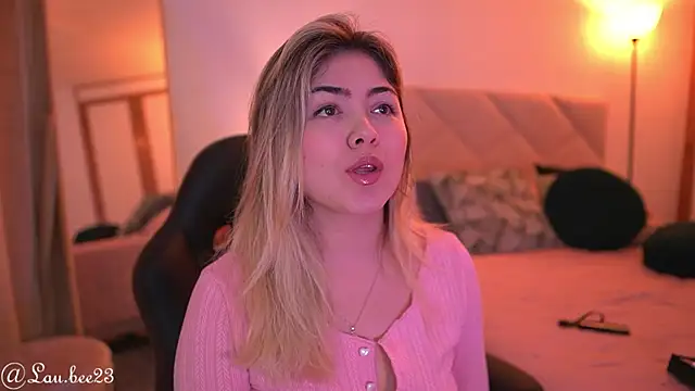 Lau Bee online show from 09-18-25, 06:22
