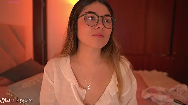Lau Bee online show from 07-22-26, 07:16