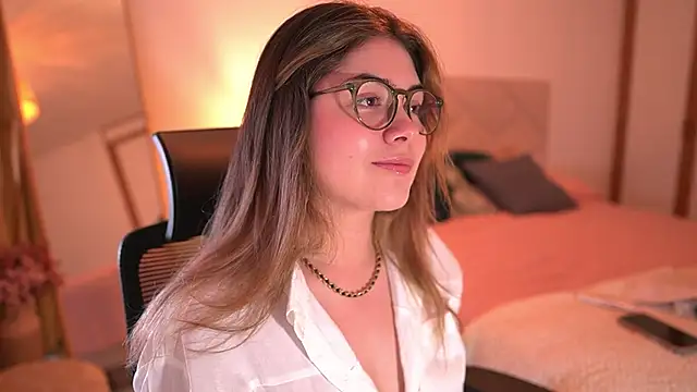 Lau Bee online show from 02-24-26, 06:31