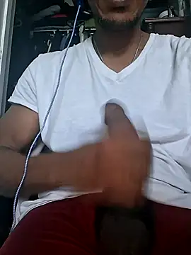 Snapshot of bigboytoy912 chatting on 05-05-26, 09:18 bigboytoy912 online show from 05-05-26, 09:18