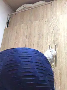 Abigail Cowen online show from 12-16-25, 03:38