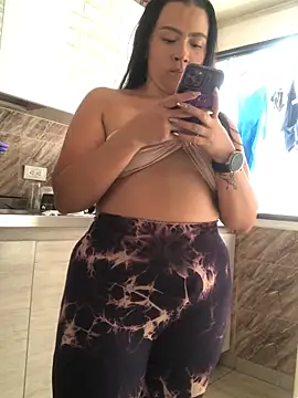 Abigail Cowen online show from 11-25-25, 03:45