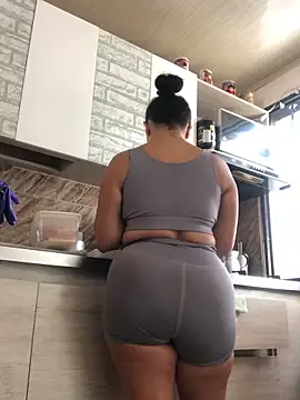 Abigail Cowen online show from 12-03-25, 03:33