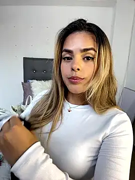 ZoeJohnsoon online show from 01-08-26, 03:29