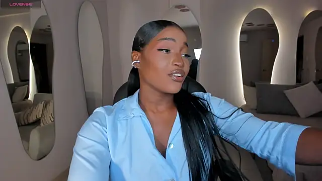 Snapshot of SavannahStorm chatting on 06-10-26, 12:39 SavannahStorm online show from 06-10-26, 12:39