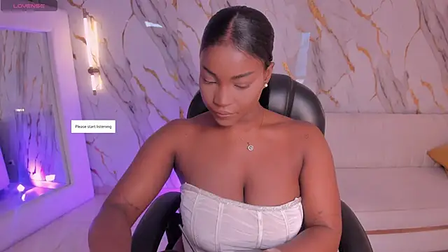 Snapshot of SavannahStorm chatting on 04-30-26, 12:12 SavannahStorm online show from 04-30-26, 12:12