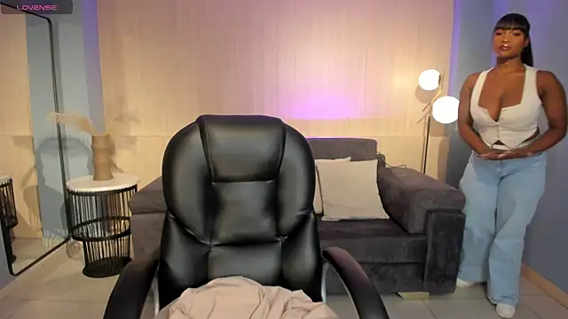 SavannahStorm online show from 01-17-26, 01:47