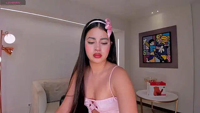 IsabellaHill  online show from 12-02-24, 07:33