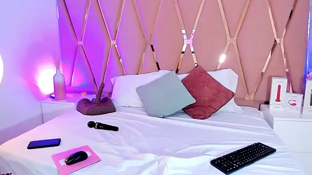 madyjames online show from 10-19-25, 01:14