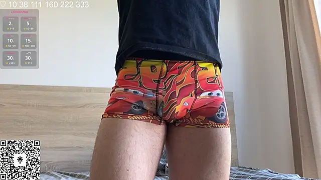 Snapshot of curlyboyy_ chatting on 04-22-26, 07:15 curlyboyy online show from 04-22-26, 07:15
