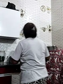 illay love online show from 12-15-25, 03:18