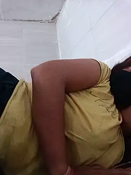 Snapshot of illay_love chatting on 06-20-26, 03:33 illay love online show from 06-20-26, 03:33