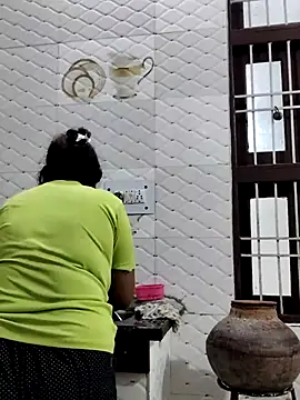 illay love online show from 02-14-26, 03:56