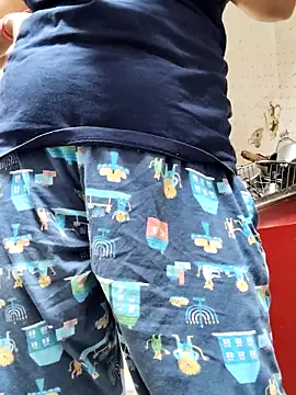 illay love online show from 03-26-26, 04:11