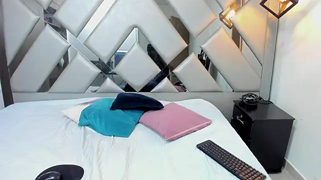 Nahomi-Hill online show from 03-07-26, 12:39