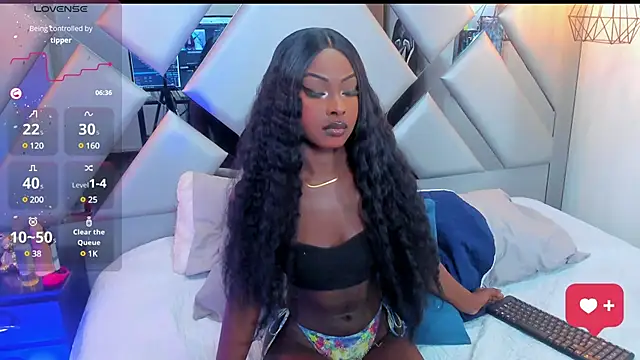 Snapshot of Nahomi-Hill chatting on 03-08-25, 09:08 Nahomi-Hill online show from 03-08-25, 09:08