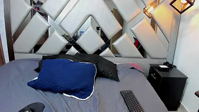 Nahomi-Hill online show from 03-05-26, 09:33