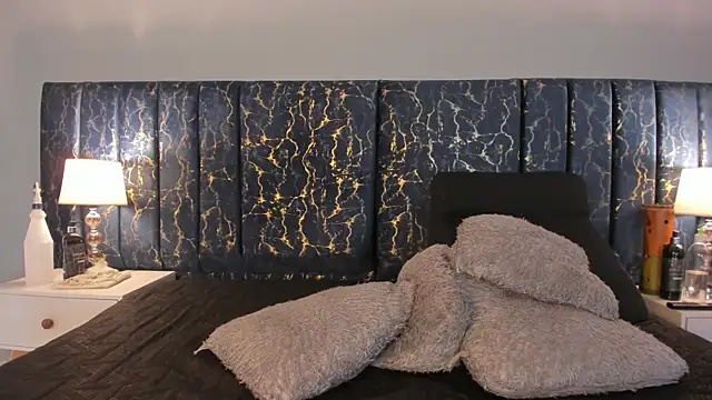 Sophia Lemos online show from 11-28-25, 01:33