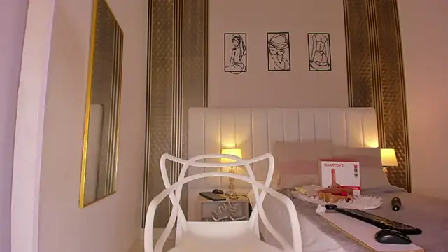 zoe sky  online show from 04-04-26, 11:39