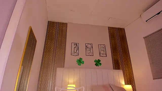 zoe sky  online show from 03-13-26, 11:48