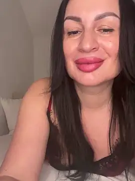 Snapshot of Helena7077 chatting on 02-18-26, 11:45 Helena7077 online show from 02-18-26, 11:45