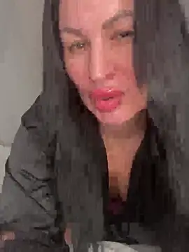 Snapshot of Helena7077 chatting on 01-17-26, 02:31 Helena7077 online show from 01-17-26, 02:31