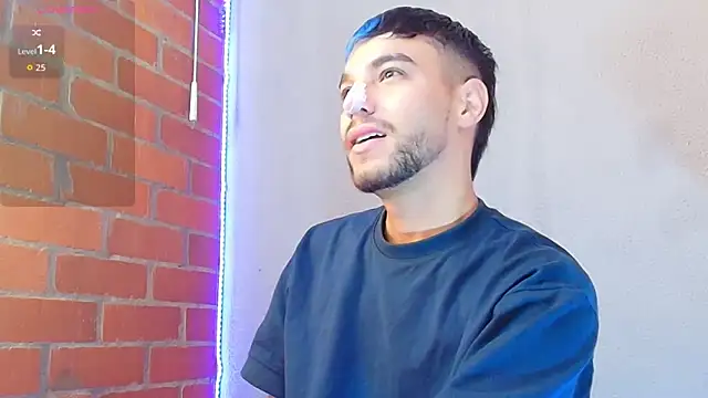 Snapshot of Leandro_valenzuela chatting on 11-21-25, 03:44 Leandro valenzuela online show from 11-21-25, 03:44