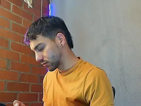 Snapshot of Leandro_valenzuela chatting on 12-18-25, 03:49 Leandro valenzuela online show from 12-18-25, 03:49