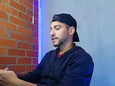 Snapshot of Leandro_valenzuela chatting on 10-27-25, 08:10 Leandro valenzuela online show from 10-27-25, 08:10