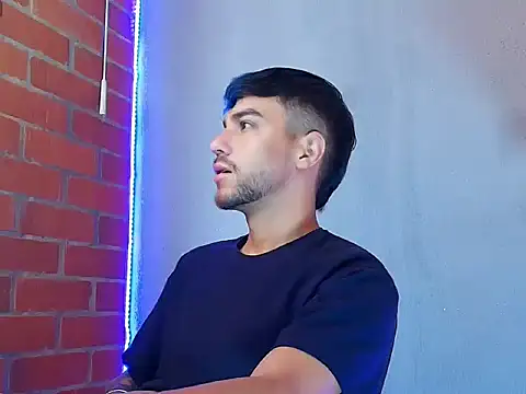 Snapshot of Leandro_valenzuela chatting on 11-10-25, 03:06 Leandro valenzuela online show from 11-10-25, 03:06