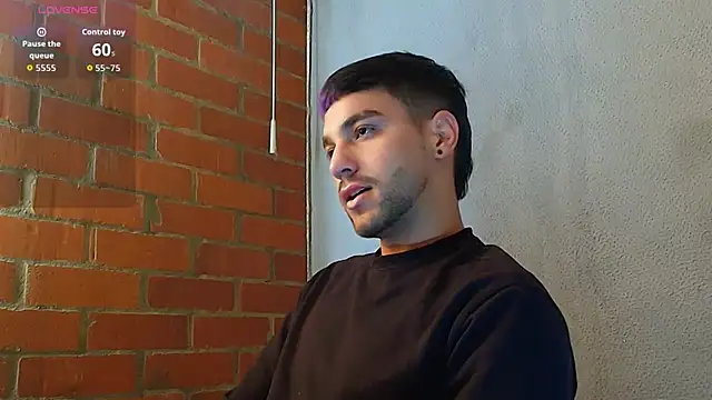 Snapshot of Leandro_valenzuela chatting on 12-14-25, 02:11 Leandro valenzuela online show from 12-14-25, 02:11