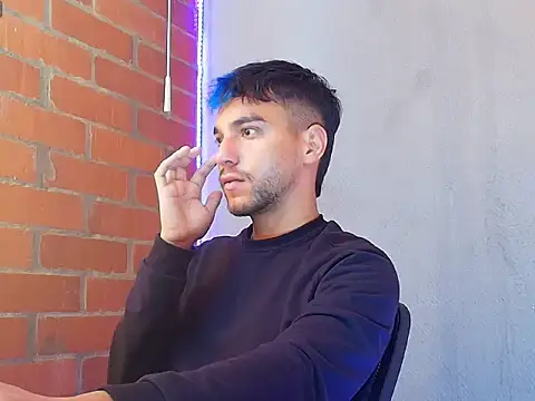 Snapshot of Leandro_valenzuela chatting on 11-07-25, 04:11 Leandro valenzuela online show from 11-07-25, 04:11